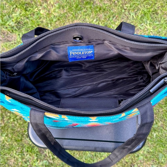 Pendleton Carry-All Bag - Picture 4 of 9